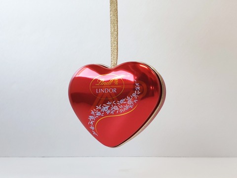 รับทำตลับเหล็กรูปหัวใจพิมพ์ลายราคาพิเศษ